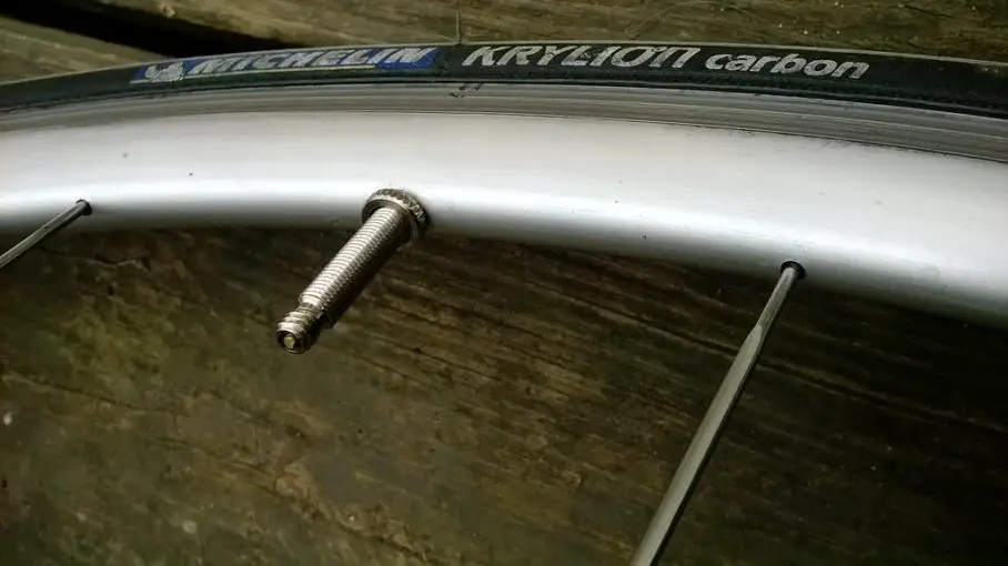 how to fill a presta tire